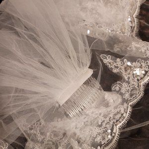 Wedding Veil, White W/ Embroidered Lace